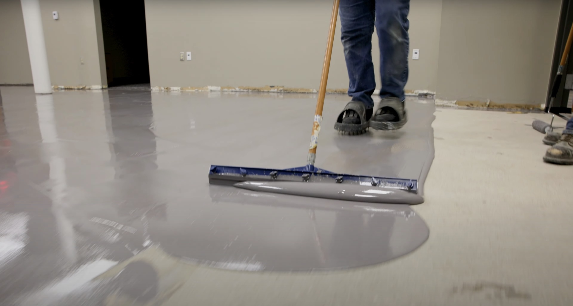 Professional concrete floor finishing services Smooth concrete floor finishing and polishing work